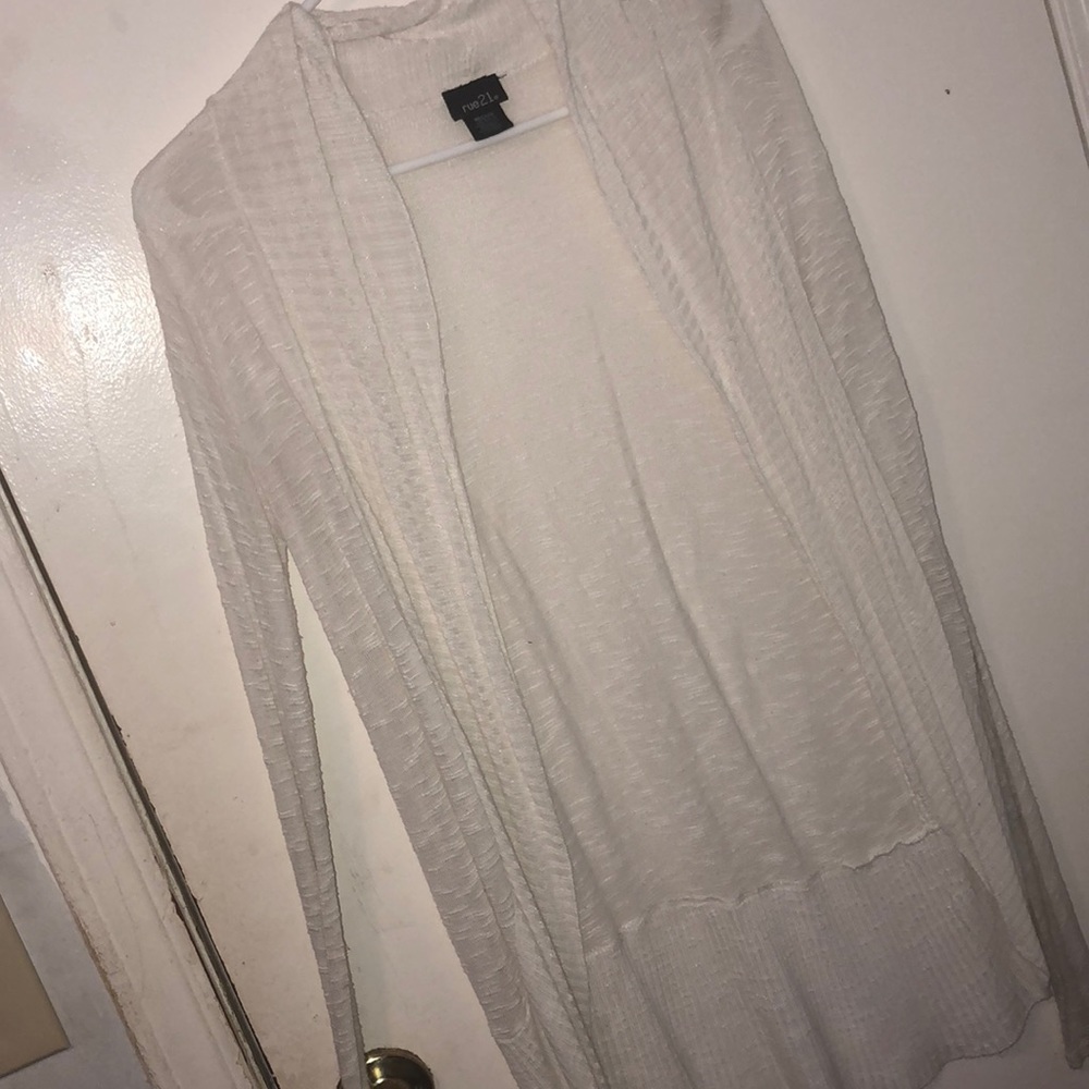 Lonng sleeve pull over